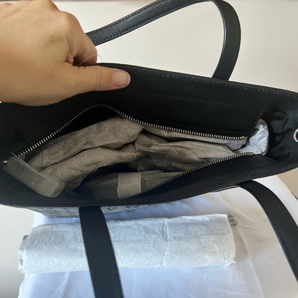 Michael Kors Haley Bag - Picture 6 of 8